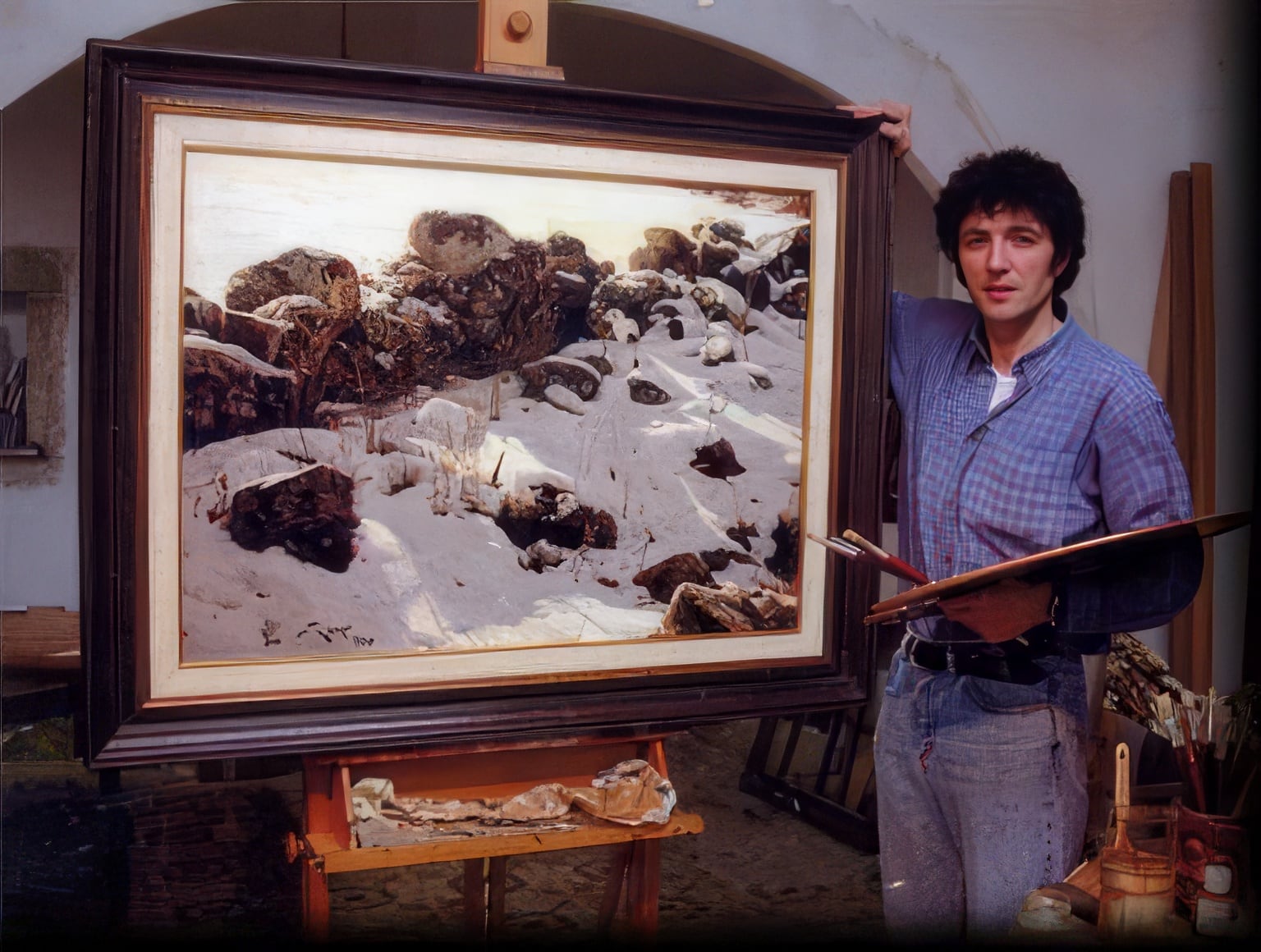 Manuel Sosa con il dipinto "Ermellino e muro".
